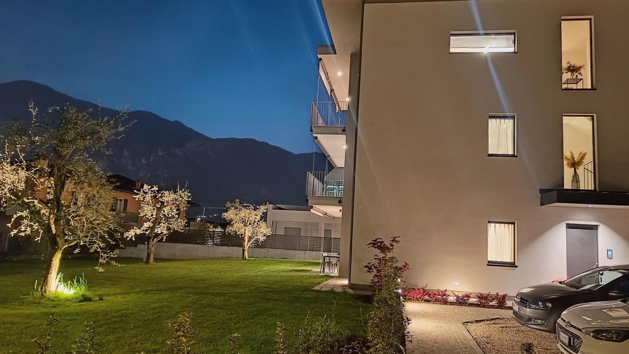 Elvy Garda Living Garden Apartment Рива дел Гарда Екстериор снимка