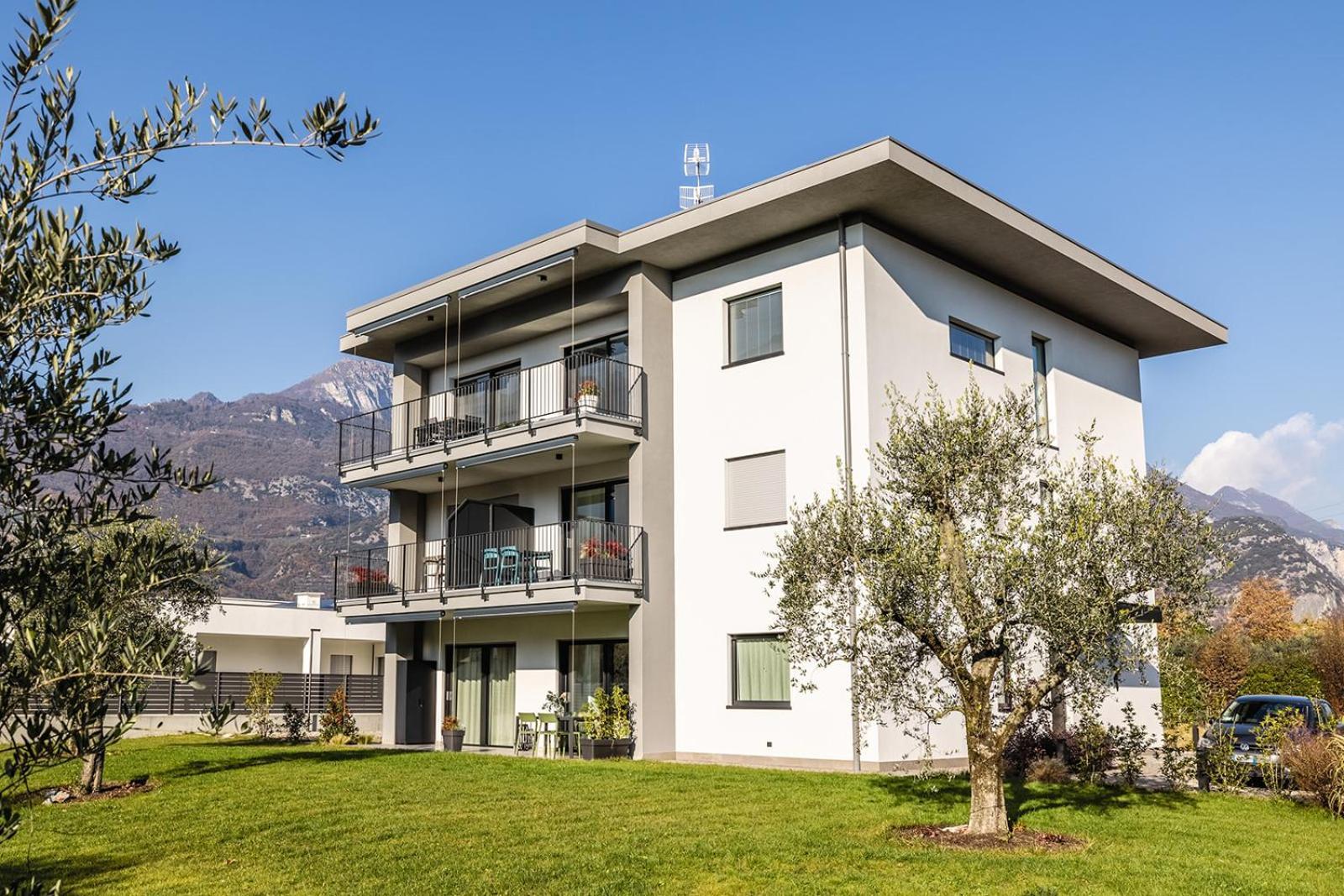 Elvy Garda Living Garden Apartment Рива дел Гарда Екстериор снимка